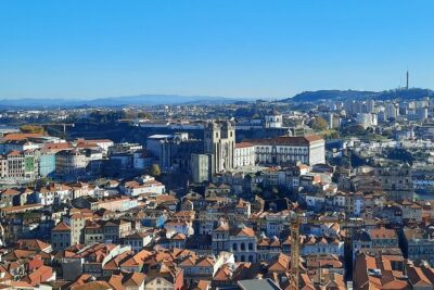 Porto Heritage Night Tour With Fado Show And Dinner Included - The City Sightseeing Part: How the Guide Helps You See Porto Differently