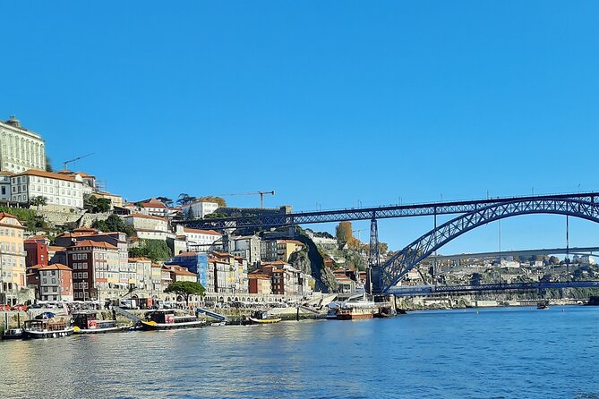 Porto Heritage Night Tour With Fado Show And Dinner Included - Fado in Real Life: What You’re Actually Hearing