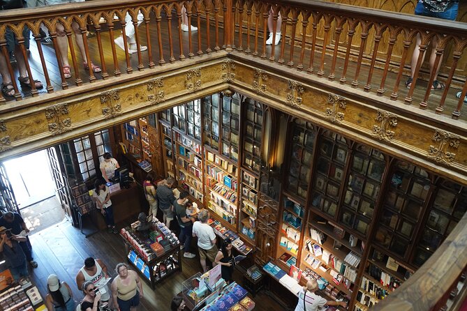 Porto Heritage & Wine: Exclusive Private Day Trip from Lisbon - Rua das Flores: a pedestrian street with old craftsmanship DNA