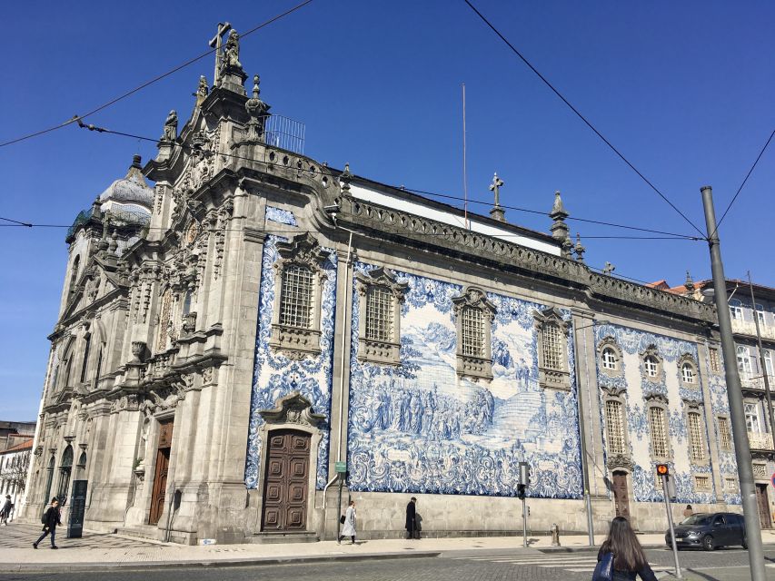 Porto: Highlights & hidden gems Walk - max 10 - São Bento Station: where the tiles do the storytelling