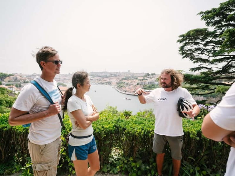 Porto: Highlights in 3 Hours E-Bike Tour - Gaia viewpoint stops: Cais de Gaia and the Serra do Pilar outlook