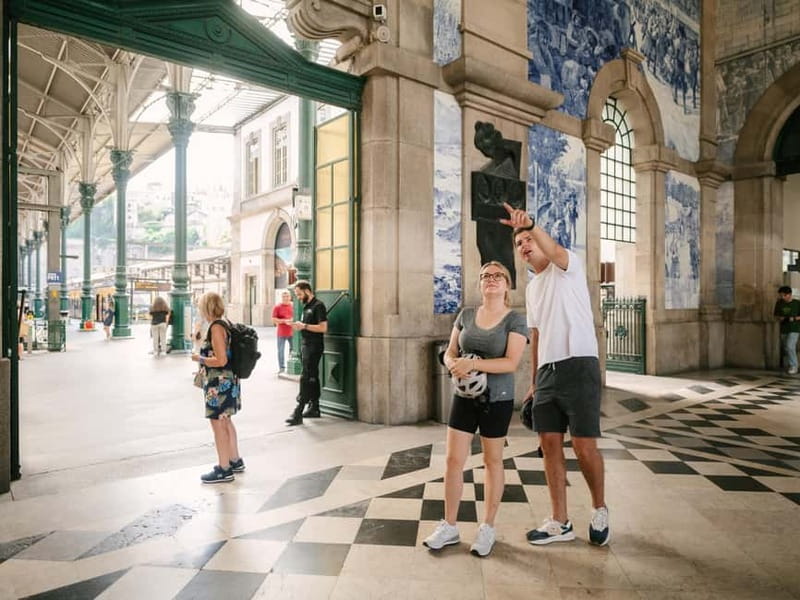 Porto: Highlights in 3 Hours E-Bike Tour - Porto Cathedral and São Bento Station: two stops that explain the city