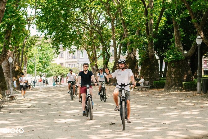 Porto Highlights in 3 Hours E-Bike Tour - Historical, Sightseeing - Start at Gaia’s waterfront: Cais de Gaia and the Douro River vibe