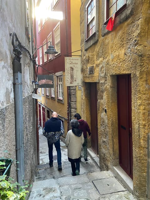 Porto: Historical Center Walking Tour - Sé Neighborhood to Medieval Alleys: The Old Quarter Gets Its Meaning