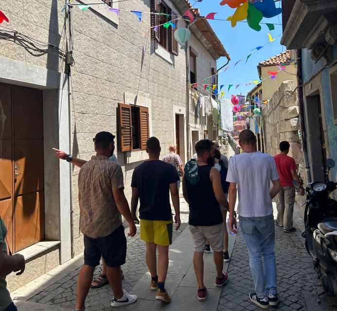 PORTO: Historical Walking Tour - Igreja do Carmo and Vitória break: architecture you can feel, plus a reset