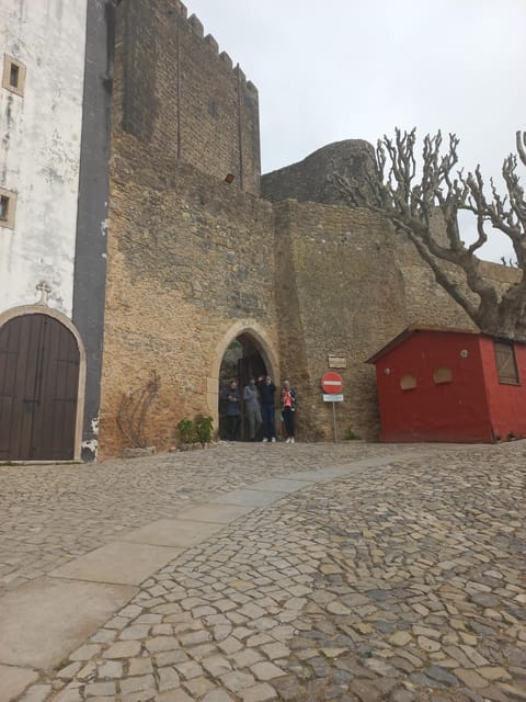 Porto / Lisbon Transfer with Nazaré & Óbidos - Óbidos: walking the walled medieval town like you mean it