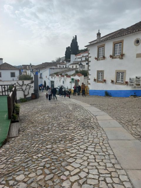 Porto / Lisbon Transfer with Nazaré & Óbidos - Lunch reality check: not included, and pricing can vary