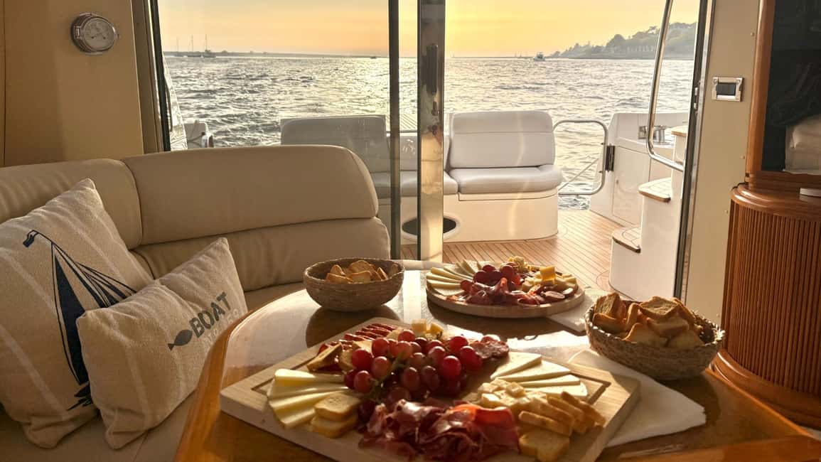 Porto: Luxury 6 Bridges Yacht Cruise with Wine & Snacks - FAQ