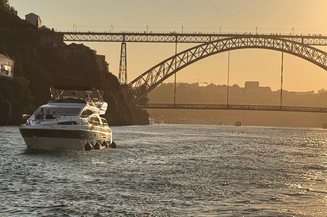 Porto: Luxury Yacht Cruise with Wine Tasting & Snacks - When to go: timing for light, sunset, and photo moments