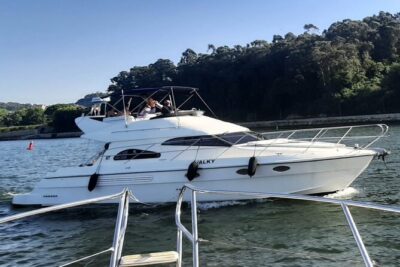 Porto: Luxury Yacht Tour on the Douro River - Sunset or Daytime - Hour 2 in Reserva Natural Estuario do Douro: sea breeze and sunset options