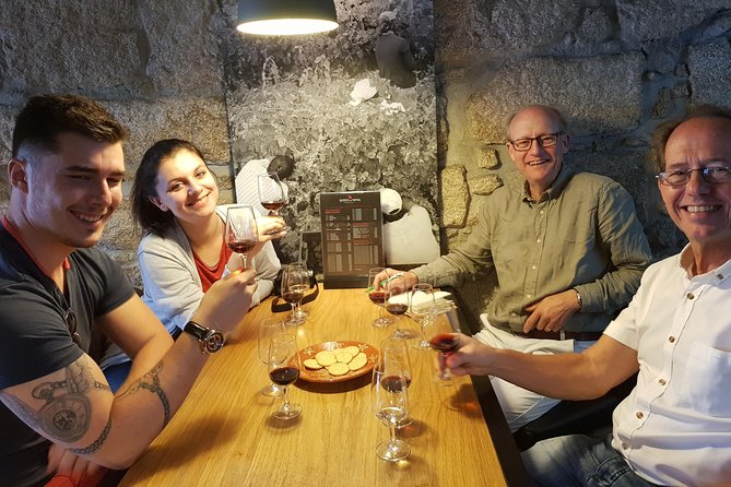 Porto: Port and Douro Wine Walking Tour With 9 Wine Tastings - Getting started: meeting at Posto de Turismo de Gaia at 2:30 PM