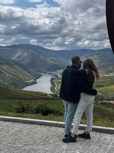 Porto: Premium Douro Valley Small-Group Tour, Cruise & Lunch - Douro River Cruise in a Private Setting: Snacks, Drinks, and 1 Hour of Calm