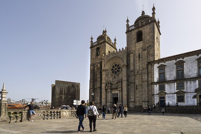 Porto Private Custom Tour with a Local: Highlights & Hidden Gems - Meeting at Porto City Hall and getting oriented