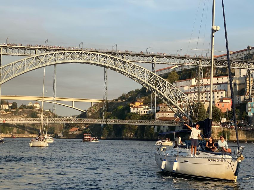 Porto: Private Douro River Charming Cruise w/wine tasting - The onboard welcome drink: sparkling or Porto wine