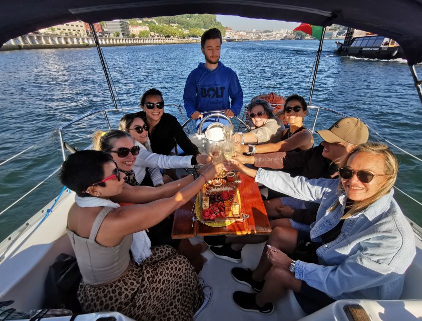 Porto: Private Douro River Charming Cruise w/wine tasting - The crew and what they add to the experience