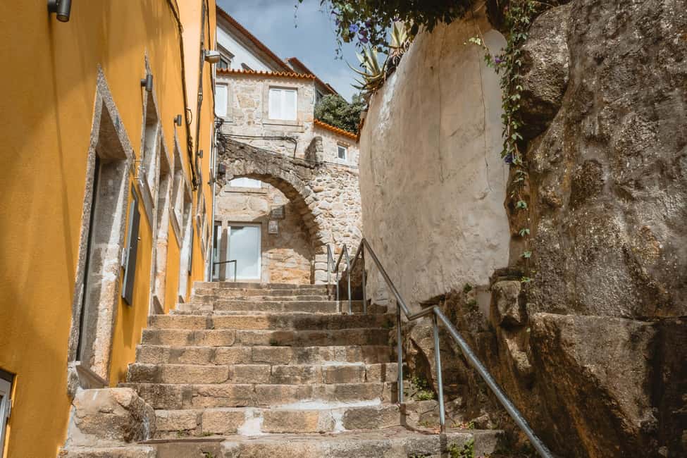 Porto: Private & Flexible Walking Tour in Historic Center - Bolsa Palace and São Domingos Square: Big Presence in Small Moves