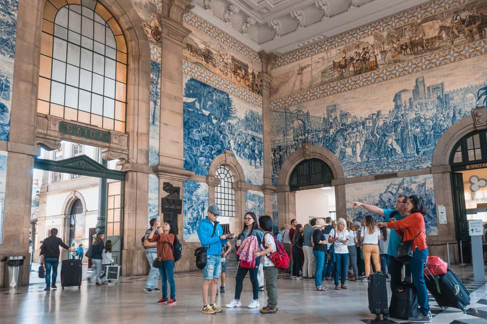 Porto: Private & Flexible Walking Tour in Historic Center - Vitória Belvedere: The One Uphill Section You’ll Thank Yourself For