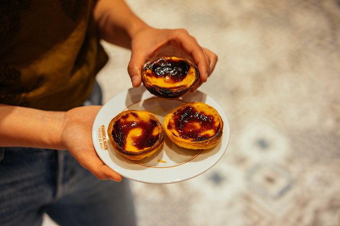 Porto Private Food and Drink Tasting Tour with Local - Galerias Palladium: Quick City Highlights Between Bites