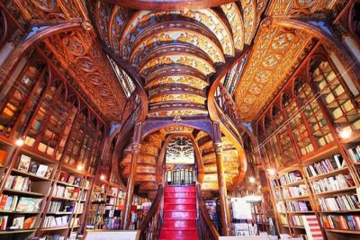 Porto Private Personalized Full Day Journey from Lisbon - Porto Cathedral: old walls, easy context