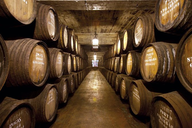 Porto Private Personalized Full Day Journey from Lisbon - Lunch time: optional, flexible, and usually the missing piece