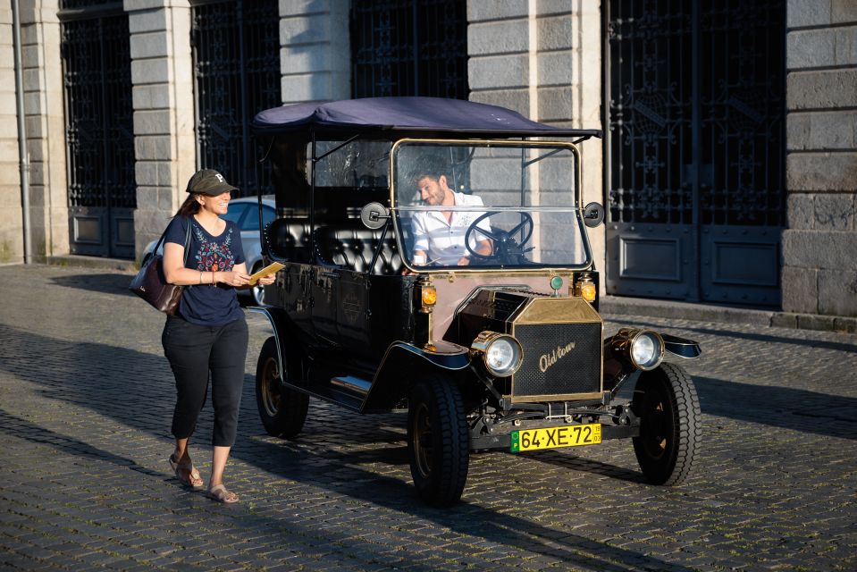 Porto: Private Tour of the Historic City in a Ford T Car - Cais de Gaia and a Douro River Cruise for Big-Photo Energy
