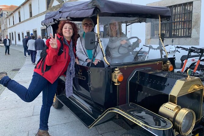 Porto: Private Tour to the Historic Center in a Classic Car - Praia do Molhe and the Atlantic light finish