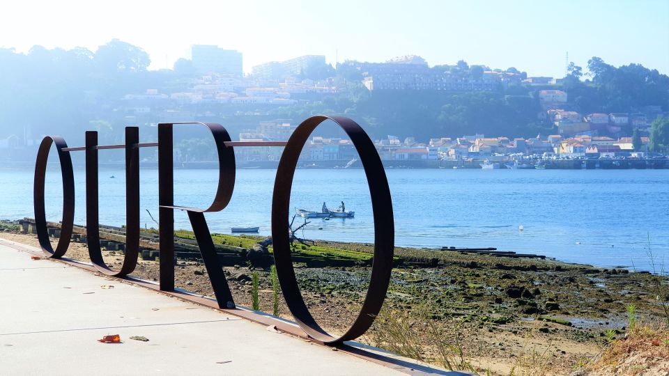 Porto: Private Tuk-Tuk Tour with Short Walks and Wine - Key things you’ll notice on this Porto tuk-tuk tour