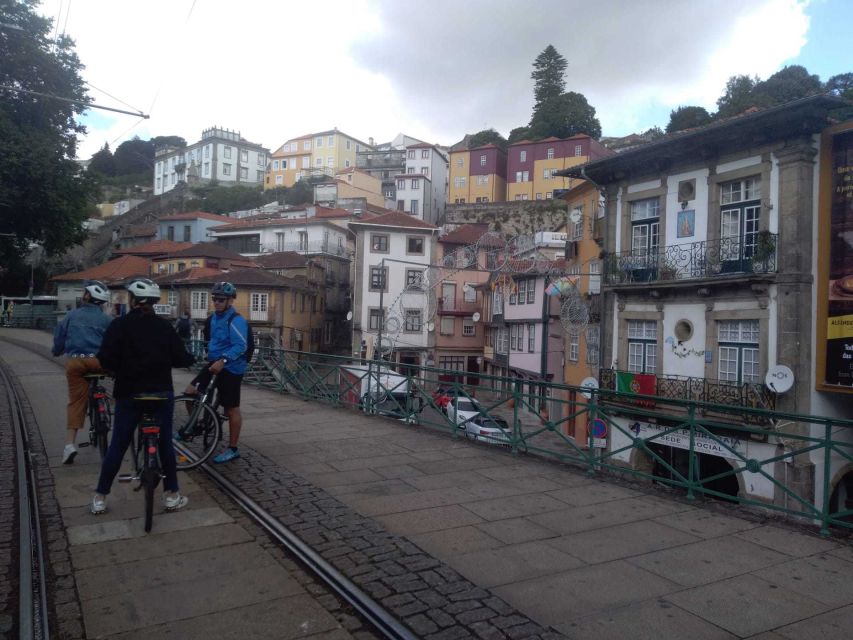 Porto: Riverside Panoramic E-Bike Tour - The riverside rhythm: flat roads, bridge views, and plenty of breaks