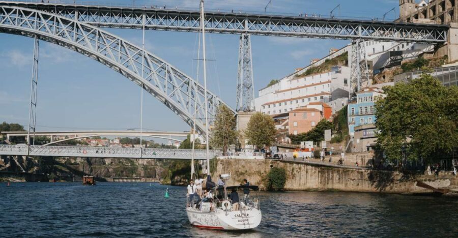 Porto: Romantic Sailboat Cruise - A romantic Porto cruise, built around real viewpoints