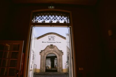 Porto: Royal Oporto Tour na Real Companhia Velha - Getting to Rua Azevedo Magalhães and the Walk Up