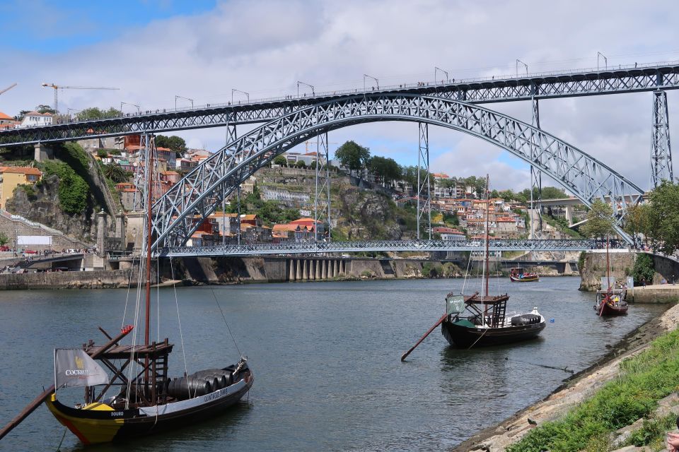 Porto: Self-Guided Bike and Boat Tour with Port Wine Tasting - Port Wine Cellar Tasting: Red and White, Plus Smart Timing