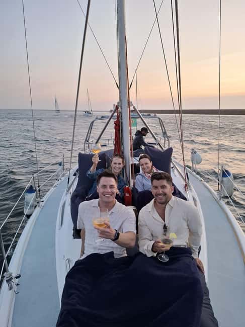 Porto shared Thullium Sailboat, enjoy magic sunset&open sail - Drinks, snacks, and the Porto-cocktail factor