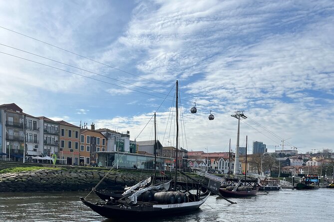 Porto Sunset River Cruise: Douro Magic at Dusk - Returning at dusk: lights on the water and local food tips