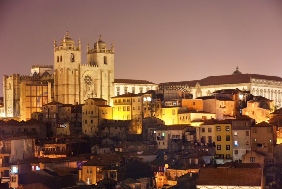 Porto: Sunset Walking Tour with Port Wine and Views - First terrace port tasting: a planned break with a purpose