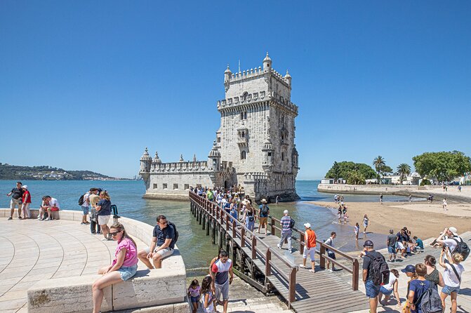 Porto to Lisbon with stop Aveiro-Fátima-Coimbra-Tomar-Nazaré-Óbidos - Stop 3: Coimbra University Area on a Tight Clock