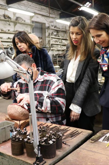 Porto: Tour to the world of silver in a century-old workshop - Logistics to get right before you go