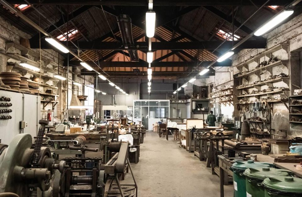 Porto: Tour to the world of silver in a century-old workshop - The 1-hour plan: what you’ll actually do from start to finish