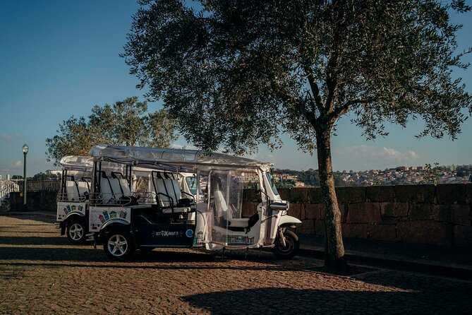 Porto Tuk Tuk: Clérigos, Seaside & Viewpoints - with Options - Getting Oriented Fast: Why This Porto Tuk-Tuk Works