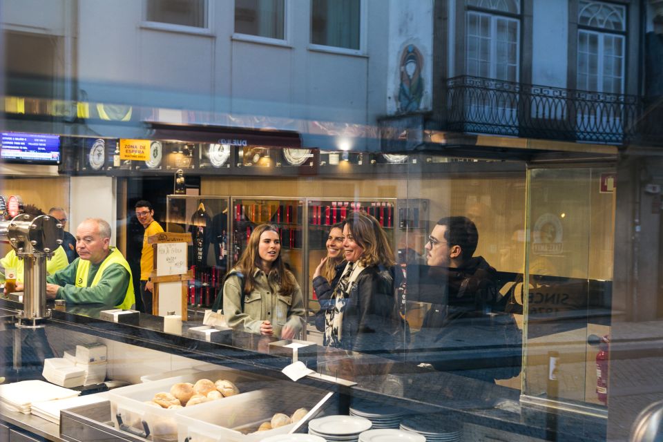 Porto: Walking Dinner Tour with Family-Owned Restaurants - Should you book this Porto walking dinner tour?