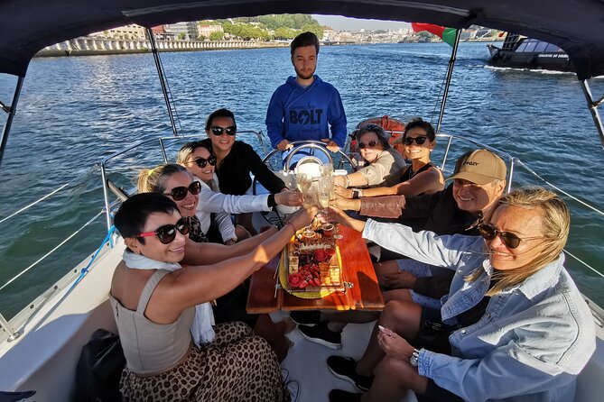 Porto: Wine and cheese tasting on a sailboat on the Douro River - Sailing from Marina da Afurada to Porto and Cais de Gaia