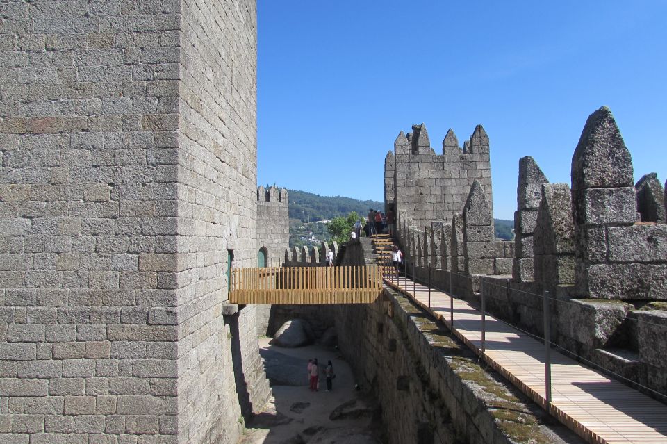 Porto:Braga & Guimarães Small-Group Full Day Tour with lunch - Bom Jesus do Monte: Baroque stairs and a viewpoint payoff