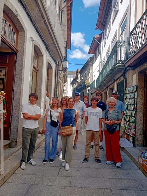 Porto:Braga & Guimarães Small-Group Full Day Tour with lunch - Pickup in Porto: the easiest start to a full day