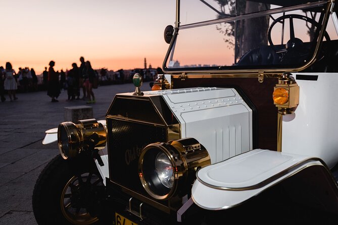 Porto:Private Tour of the Historic City in a Classic Ford T - Bridge Time in Porto: Luís I Bridge and the Douro Views