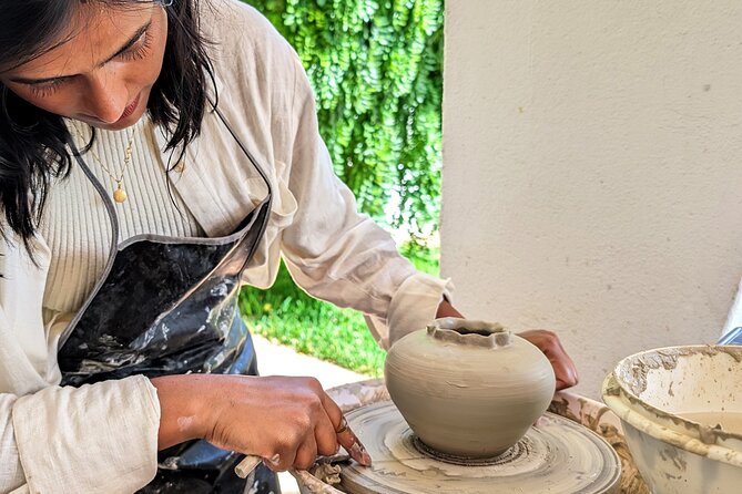Pottery workshop in the Algarve - Getting the most from the wheel: a few tips for your first pottery session