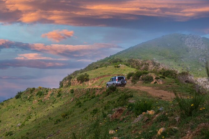 Private 4x4 Jeep Half Day - Picturesque Peaks, Vineyards, Skywalk - Price and value: what you’re really paying for at $240.05 per group