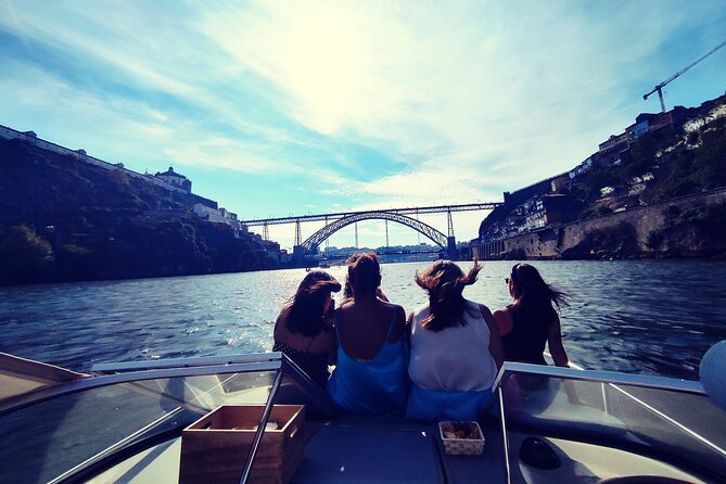 Private Boat Tour 6 Bridges and Ribeira option Sunset up to 6px - From Marina da Afurada: Getting on the Boat Without Stress