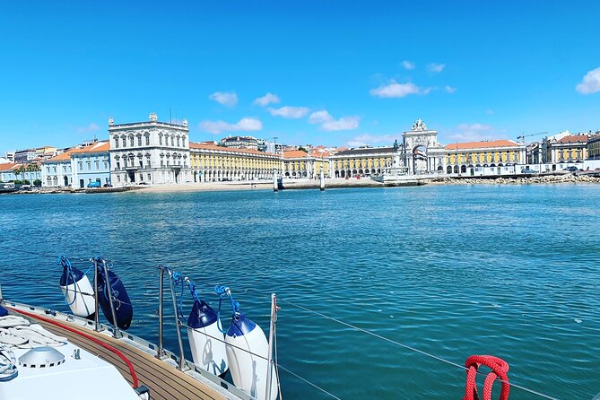 PRIVATE BOAT TOUR Lisbon - Who This Private Boat Cruise Is Best For