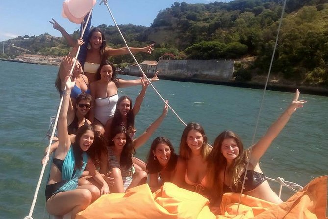 PRIVATE BOAT TOUR Lisbon - Doca de Belem to the River: How the Timing Works