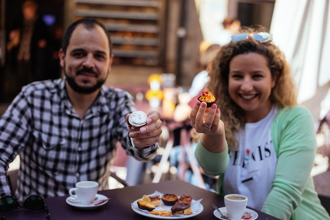 Private City Kickstart Tour: Porto - Meeting at Praça de Gomes Teixeira: Simple Start, No Stress Ending