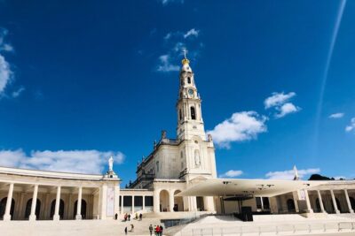 Private Day Tour With Guide to Fatima, Batalha, Nazaré and Obidos - Price and logistics: what you’re actually buying for $179.89